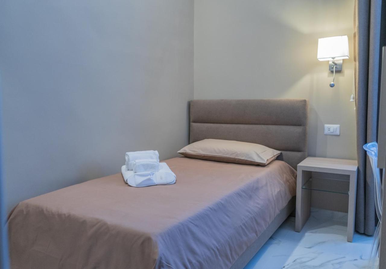 Le Suite Crotone Bagian luar foto